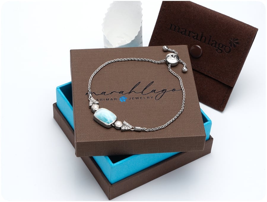 Pearl Bracelet with larimar and sapphire by marahlago