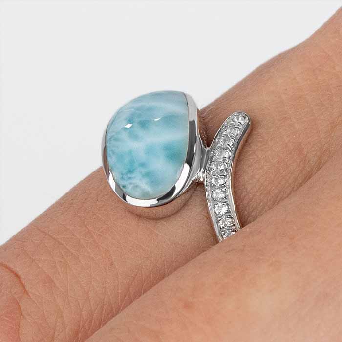 Modern ring in Sterling silver and larimar by marahlago