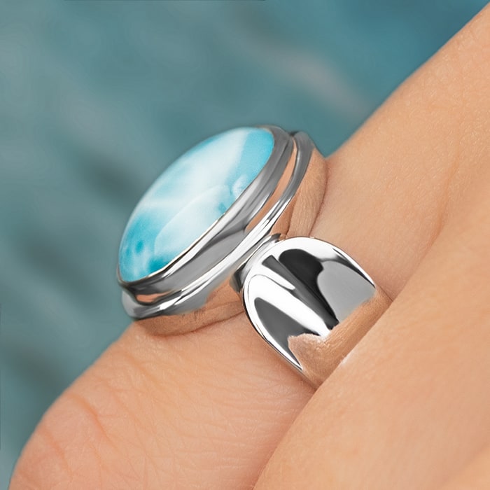 Chunky ring in sterling silver and larimar by Marahlago