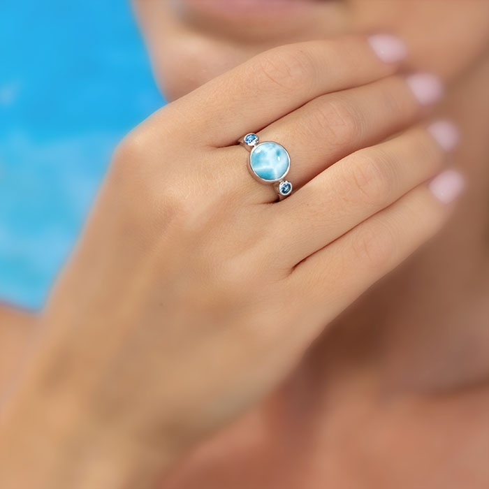 Round Ring in silver with larimar by marahlago