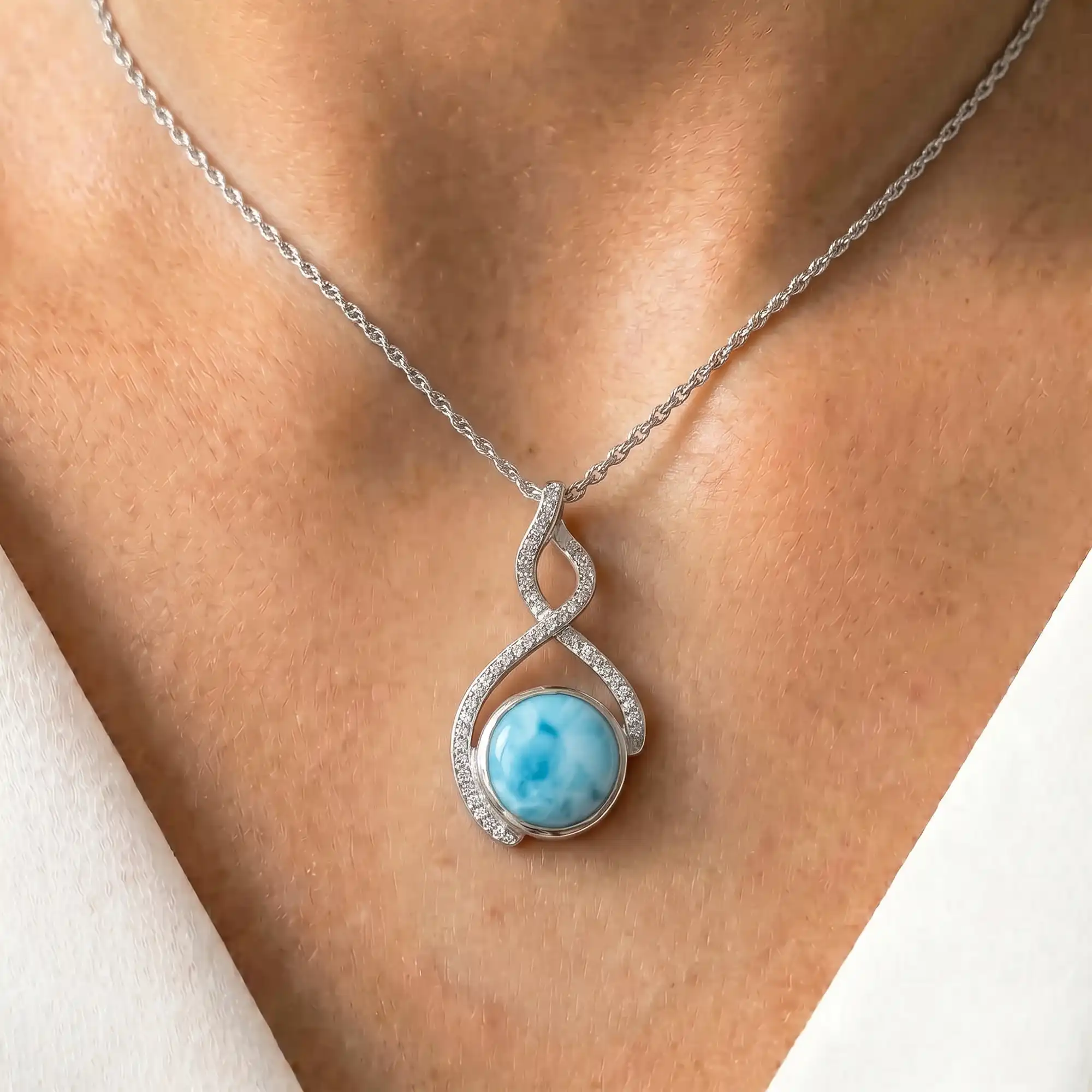 ADELLA SAPPHIRE NECKLACE