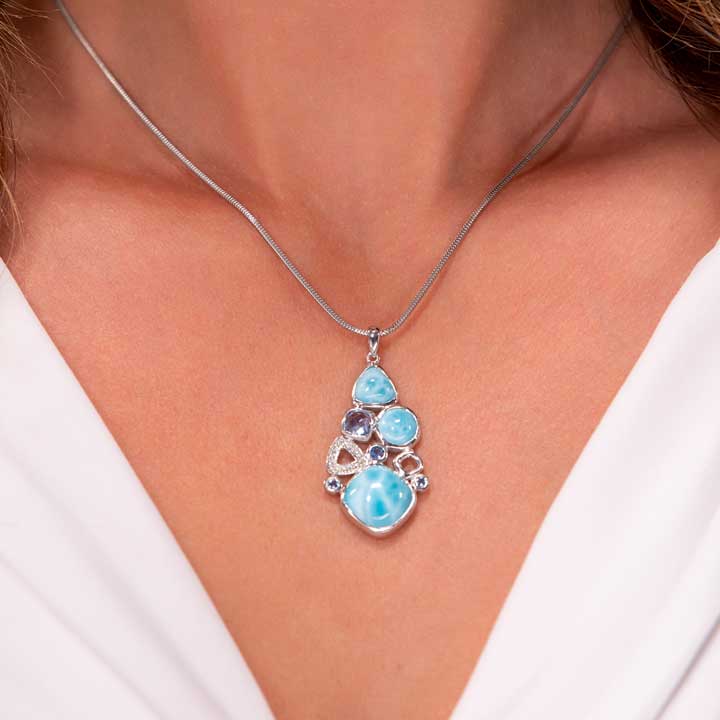 Fashionable Necklace on model