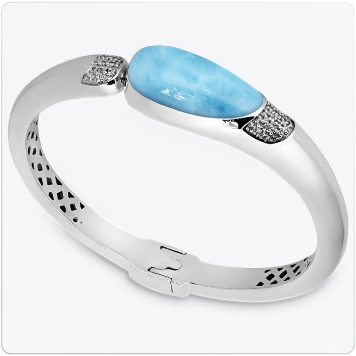 Bangle with White Sapphire