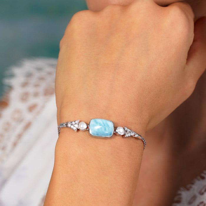 Pearl Bracelet with larimar