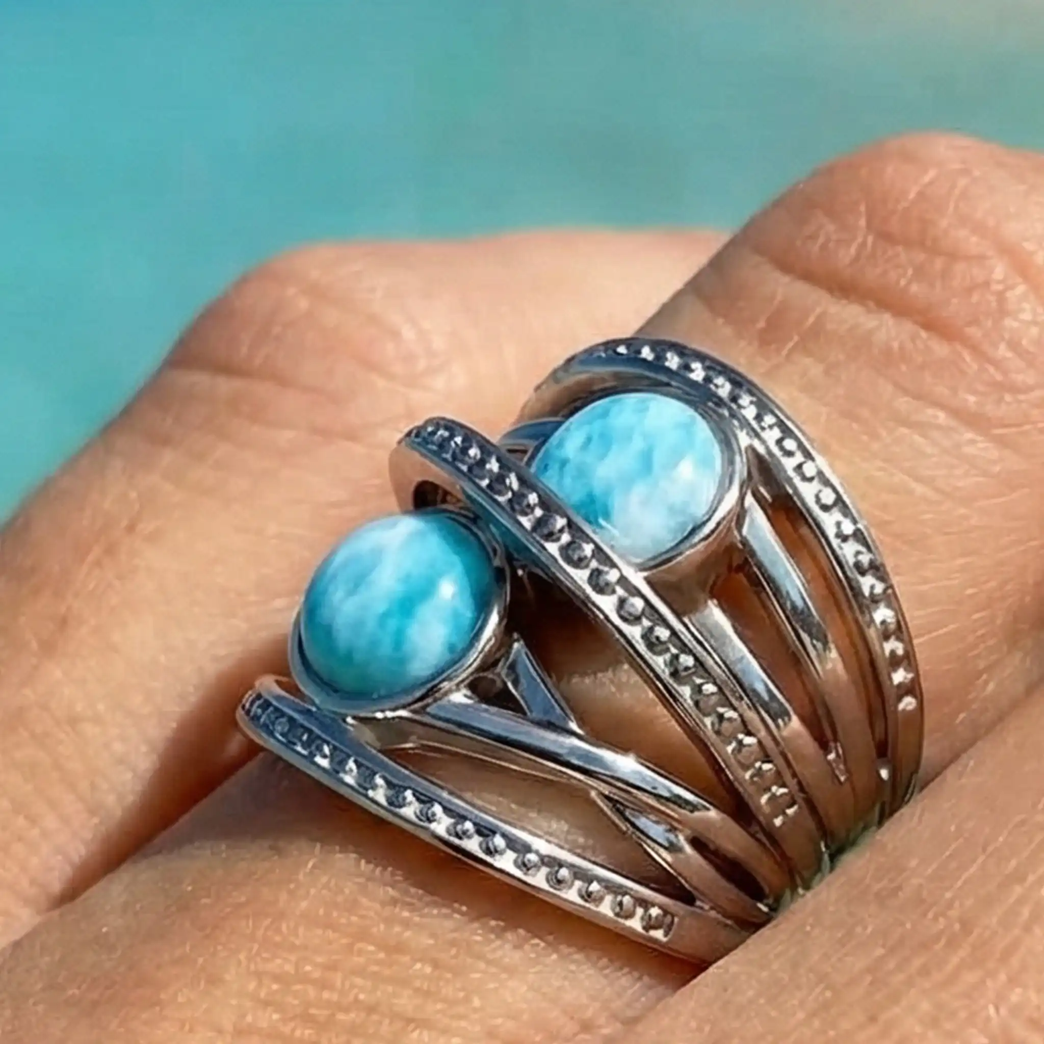 Crossover ring in Sterling silver with larimar