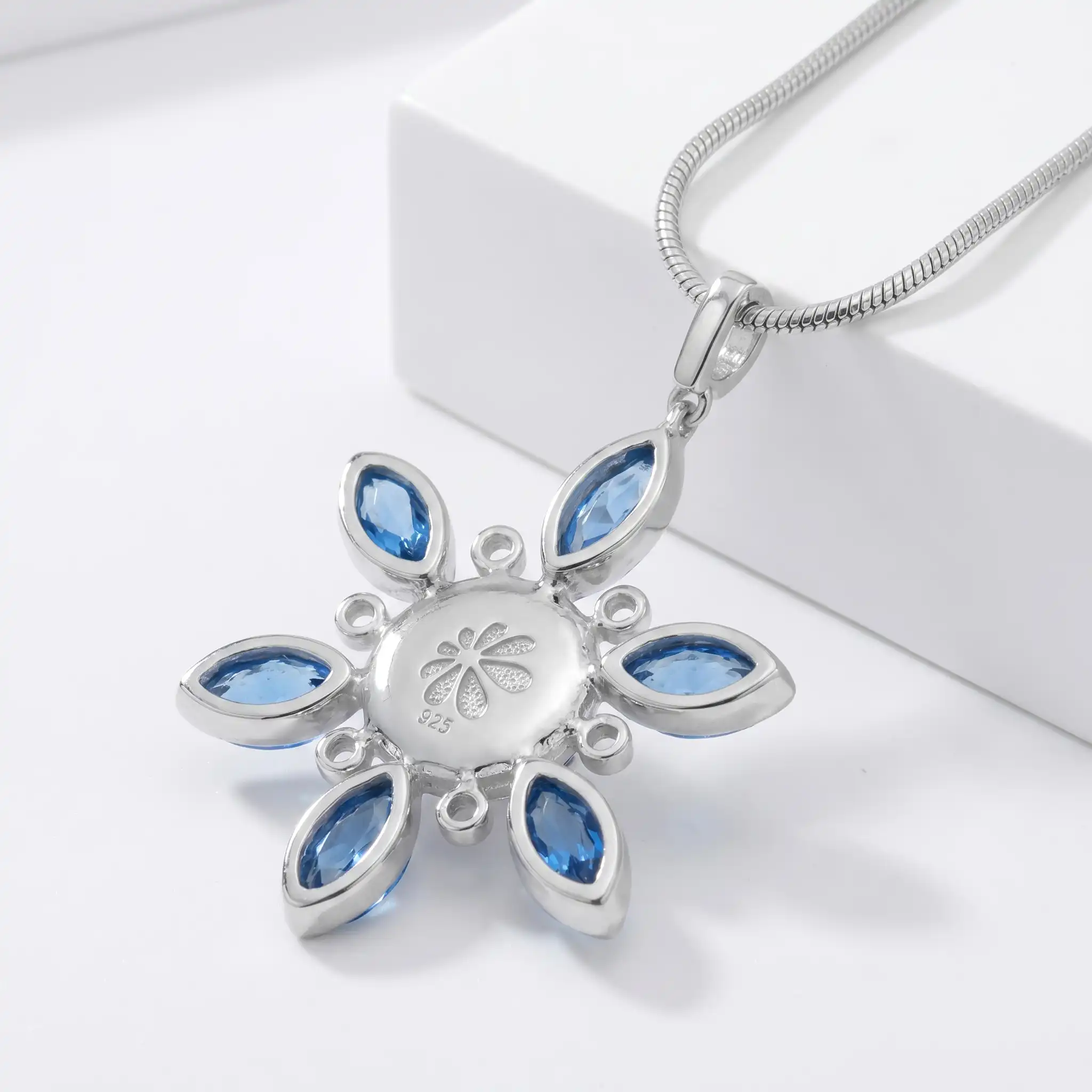  Snowflake Necklace in Sterling silver 