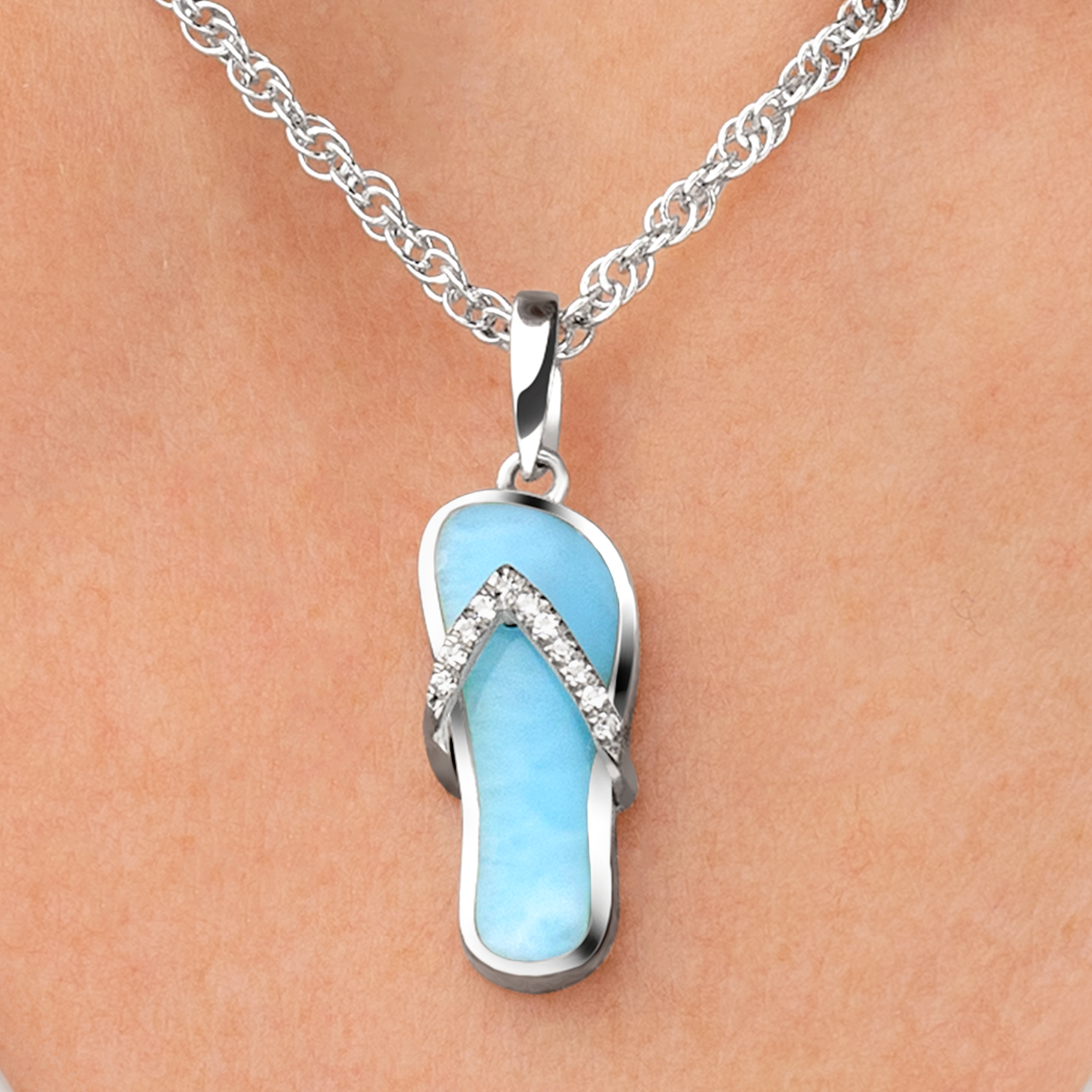 mariana flipflop_sapphire_pendant_8051.png