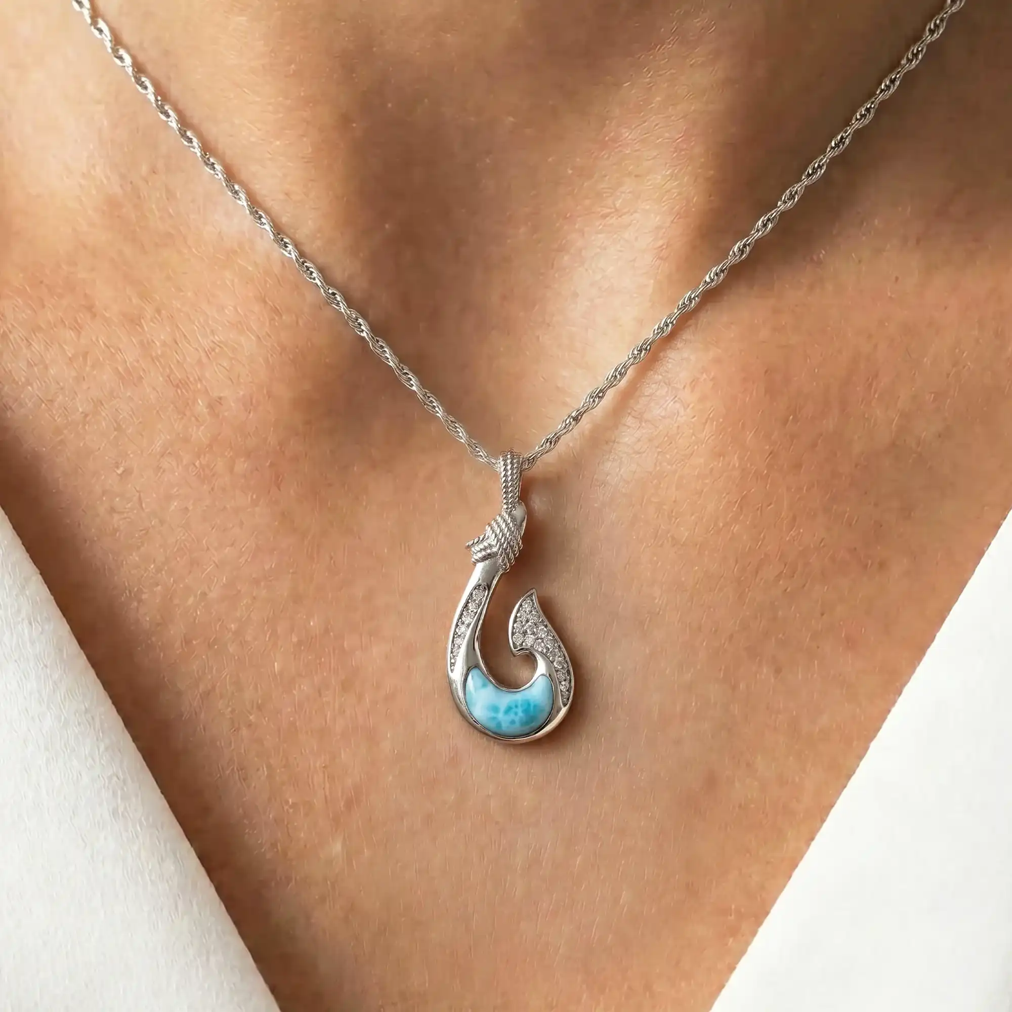 LANAI HOOK PENDANT