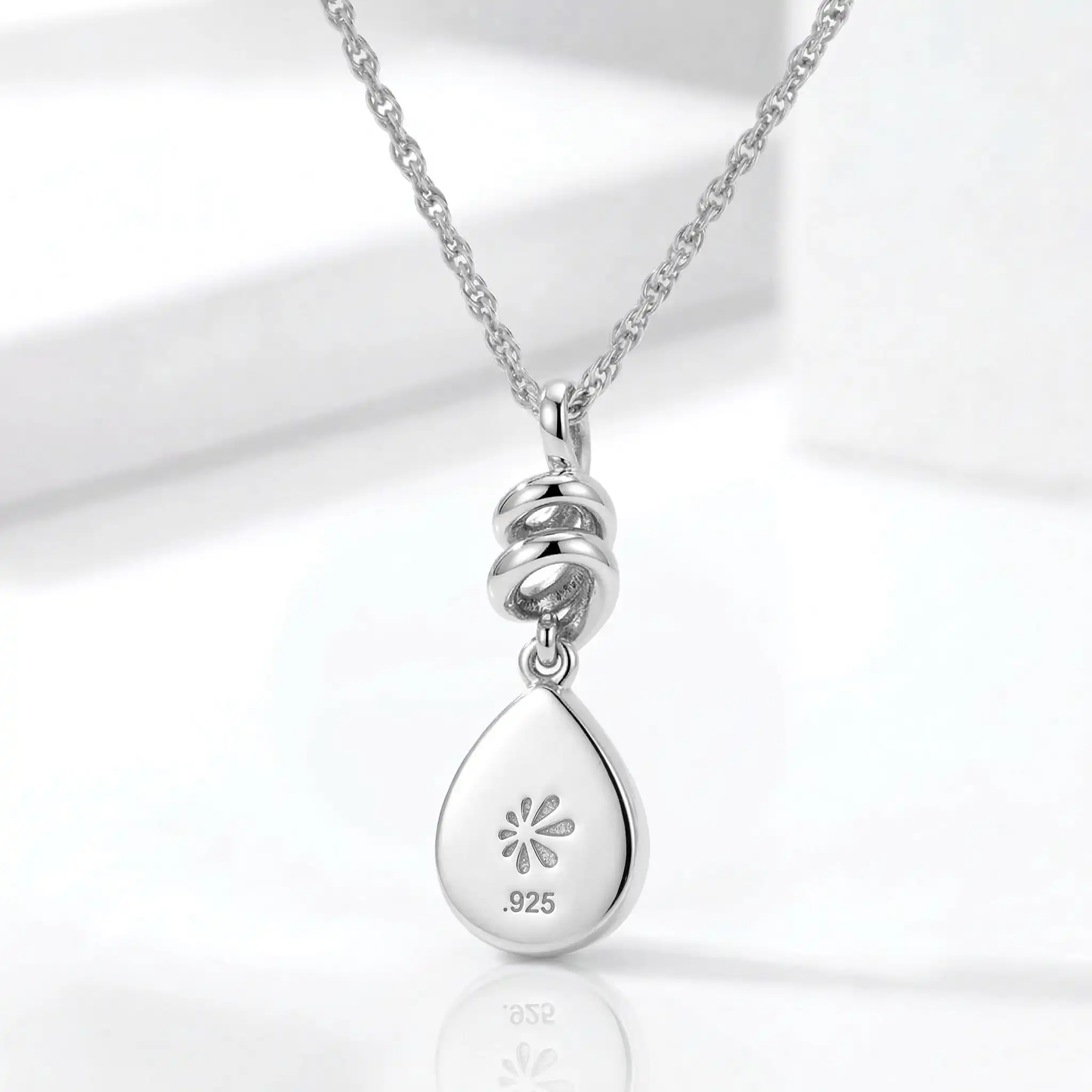 marahlago Light blue Necklace