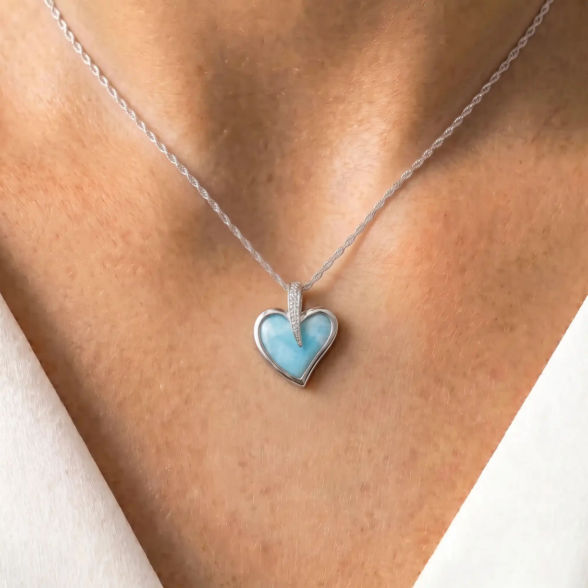 PEZULLIO HEART NECKLACE