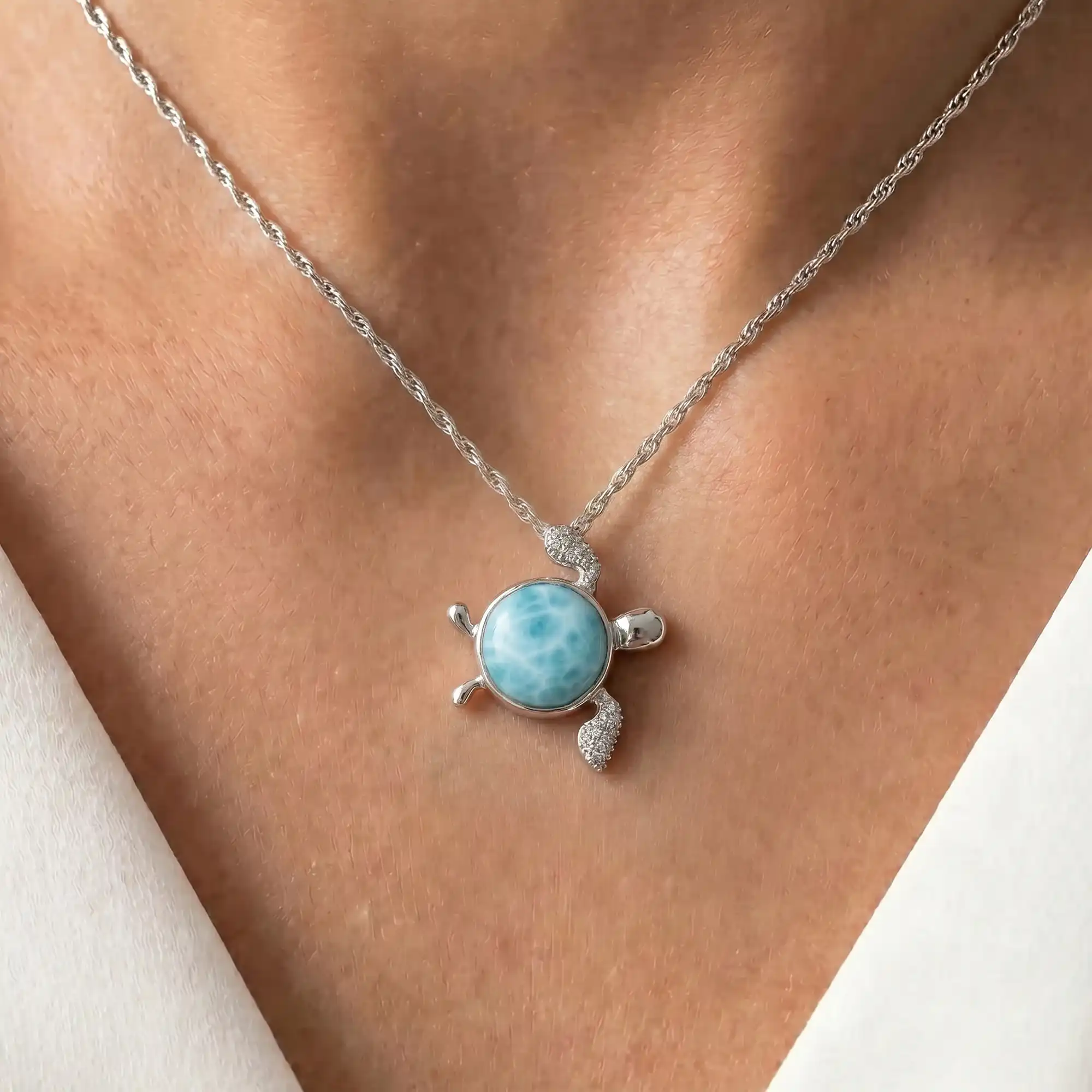 Sea Turtle Necklace in silver 