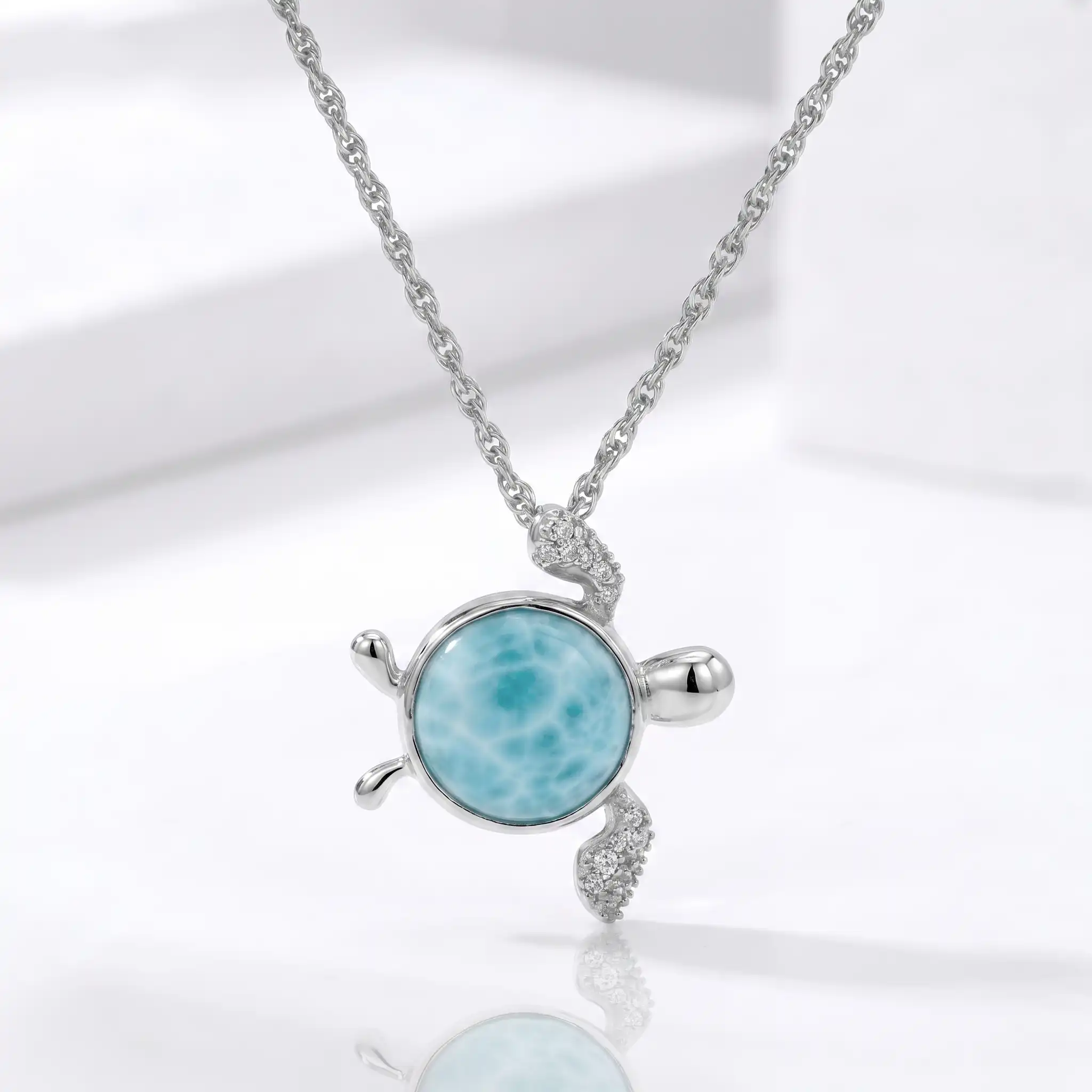 Sea Turtle Necklace in silver 