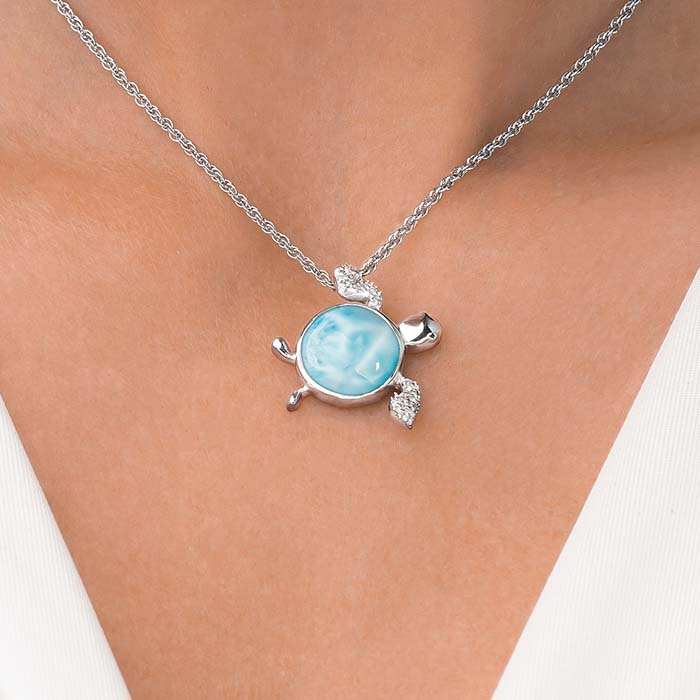 Sea Turtle Necklace in silver 