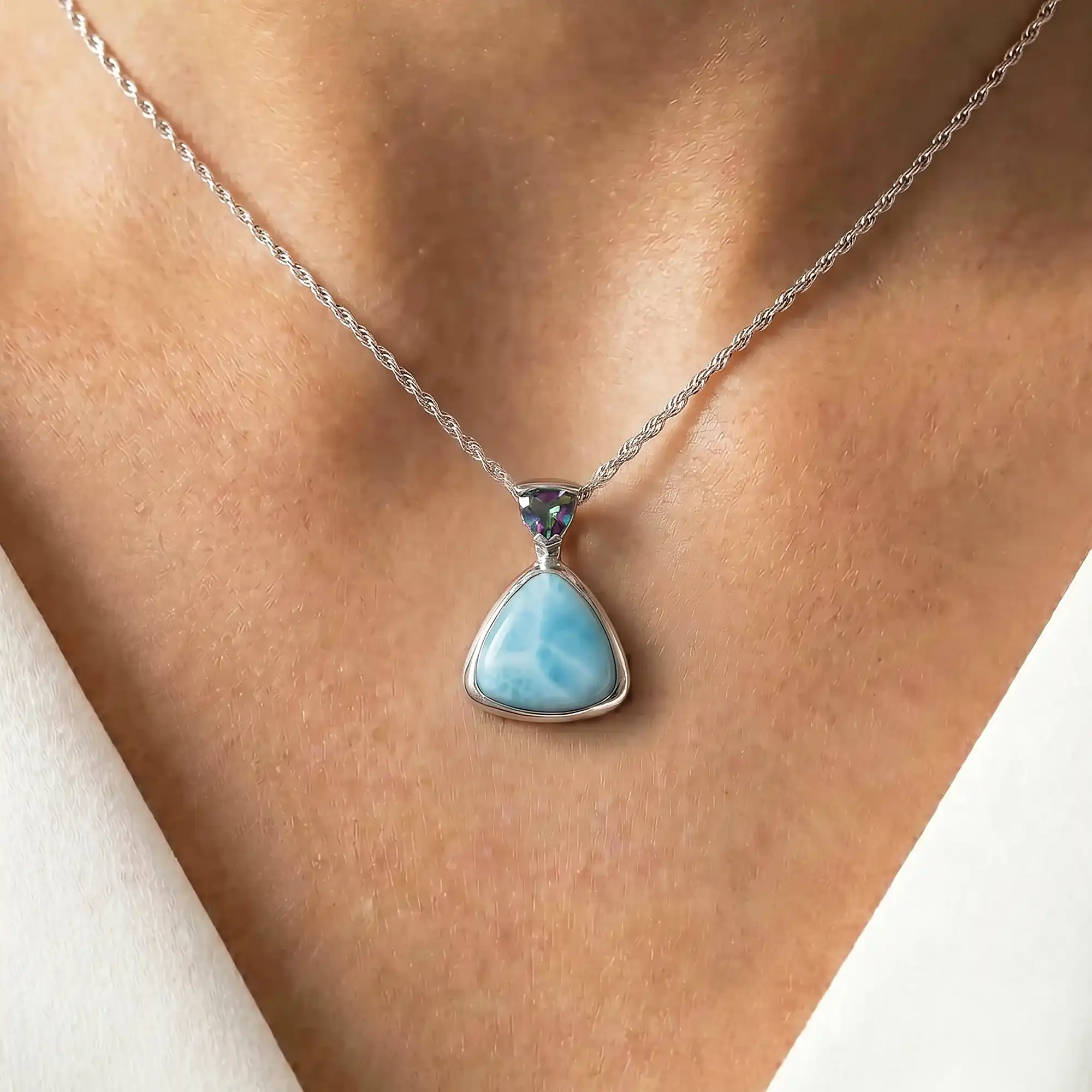 SPECTRAL NECKLACE